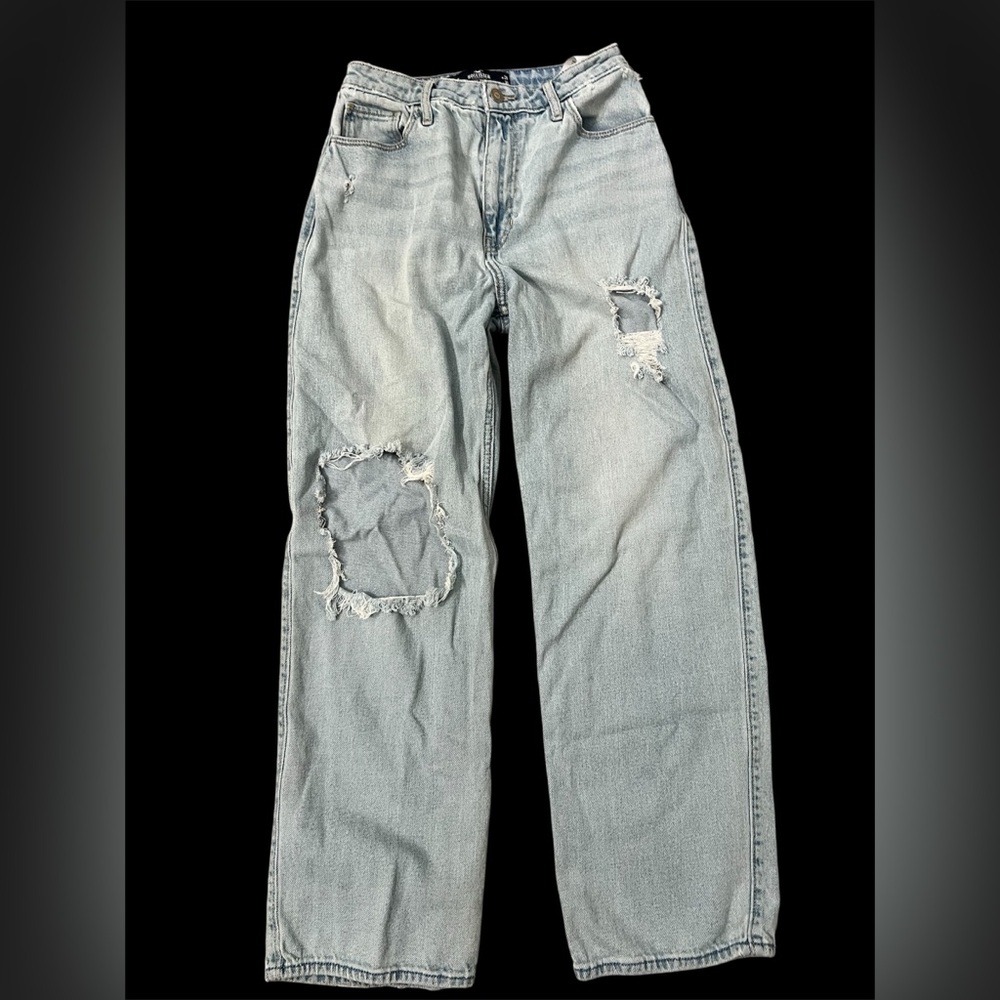 Hollister Ultra High-Rise Dad Jeans Light‎ Wash Distressed W24 L31